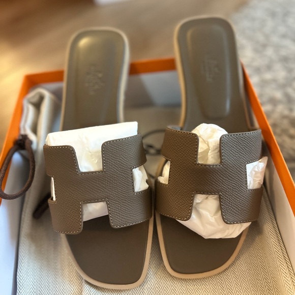 BNWT ORAN slides size 38 - Picture 3 of 10